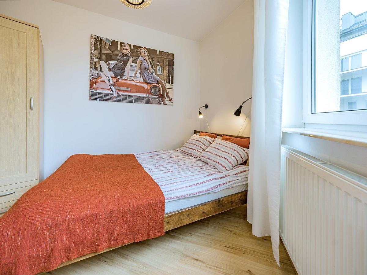Z Balkonem I Bezplatnym Parkingiem Apartment